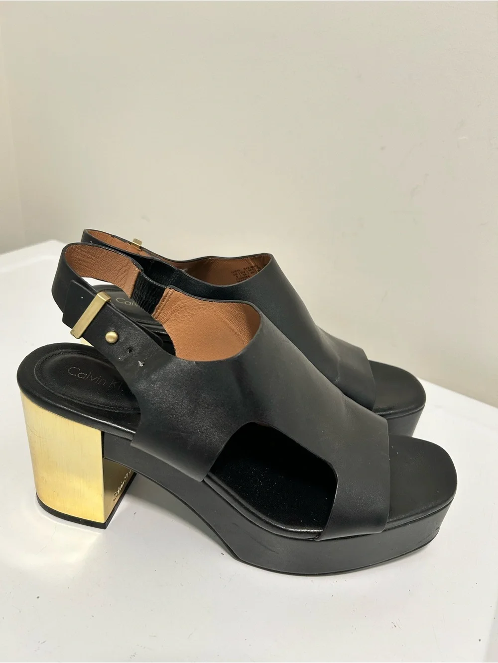 Calvin Klein Iven Platform Sandals Black with Gold Heel Size 9